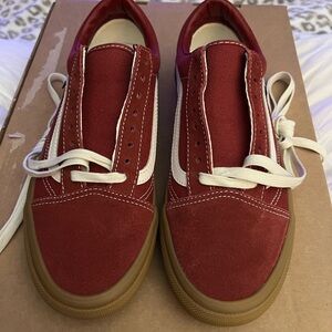 Vans Men’s Old Skool Skateboarding Shoes